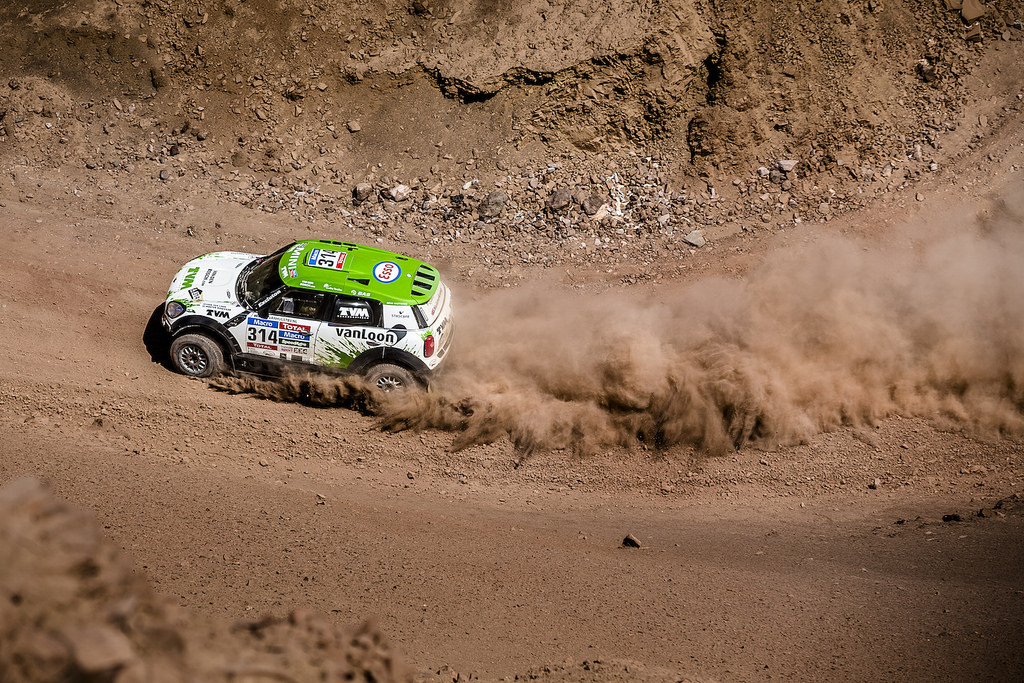 Van Loon tevreden na eerste Dakar-week