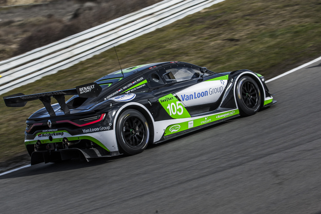 Van Loon wint in Zandvoort na emotionele dag