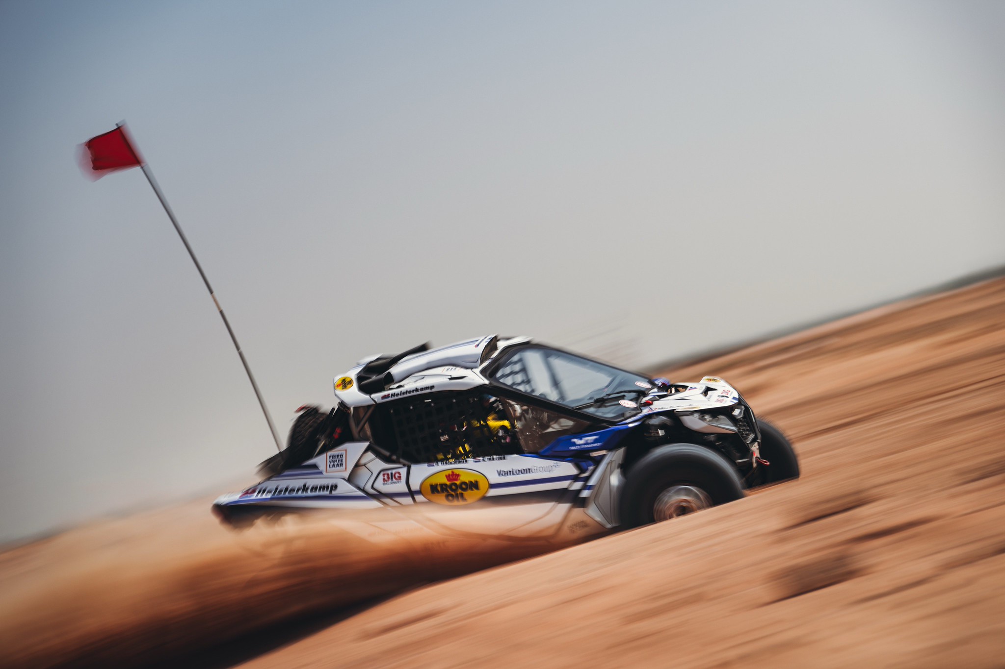Erik van Loon tweede in proloog Dubai Baja